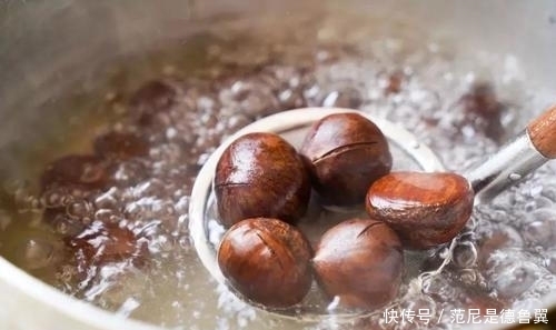 下锅煮|煮板栗时,板栗先下锅就错了!只需多加这1步,板栗又香又好剥