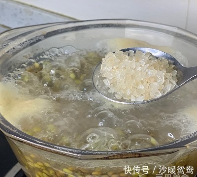 鲜绿|这样煮的绿豆汤,开花酥烂,颜色鲜绿,还能节省不少煤气!