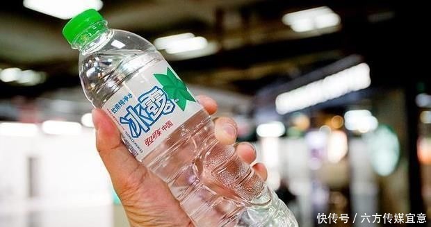 块钱|瓶子一捏就软,坚持只卖1块钱,“寒酸”的冰露现在怎么样了