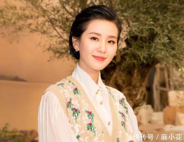 金晨|金晨霸气回应“嘴歪”,于正:所有美女的嘴,都是歪的