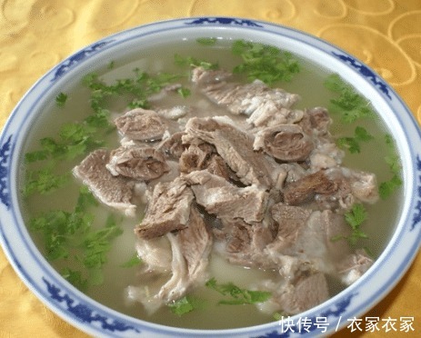 清洗干净|炖羊肉，不要只会加萝卜！加上这两样，肉汤变得鲜嫩无比！
