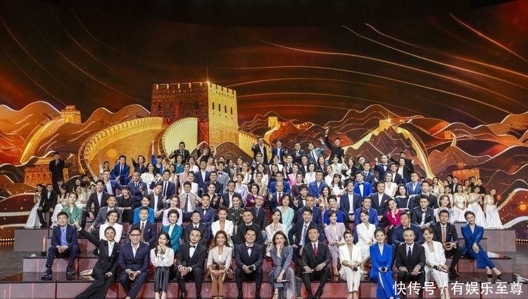 央视|央视节目录制出现失误,董卿朱迅等107位主持人“起哄”齐怼导演