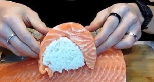 帅哥|网红挑战吃20斤“三文鱼”,入口瞬间被发现“猫腻”吃不起别装