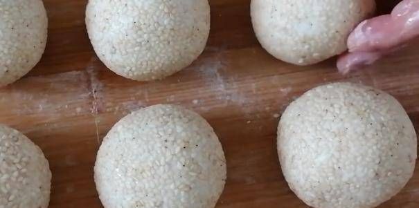 面团|香喷喷的芝麻球,又甜又软的糯米,赶快去做吧