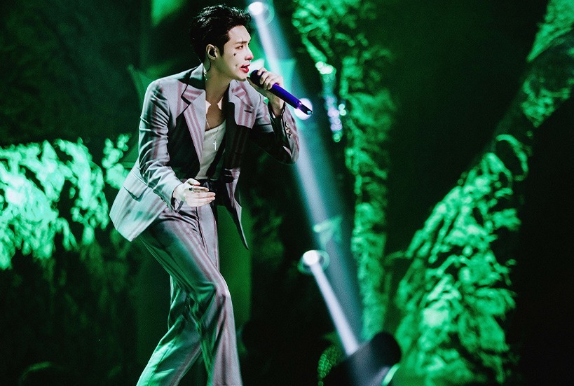  复古|《我是唱作人》预告，张艺兴复古造型抢眼，打“小抄”从小就会