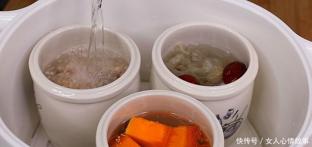 妈妈|全职妈妈早上忙碌1小时,搞定1家4口人早餐,有粥有饼,吃美了