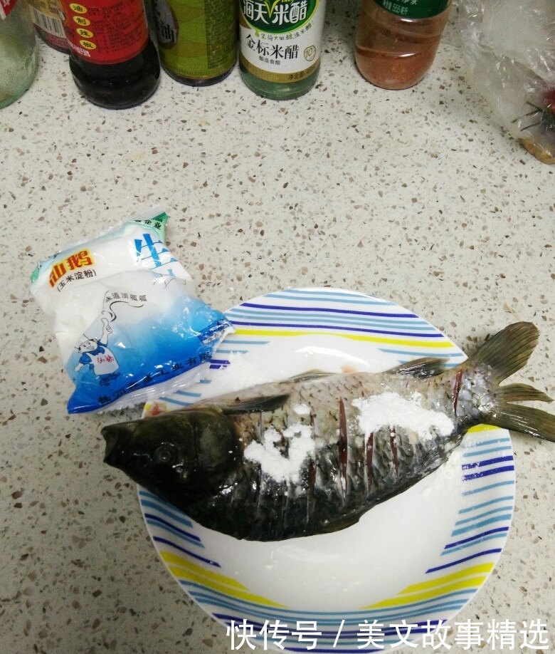 易学|无保留分享《煎焖鲫鱼》的做法，香味浓郁，做法简单易学