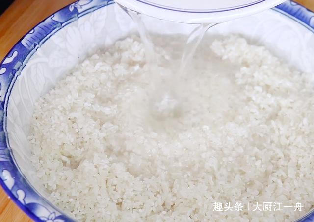  饭店里|今天才知道，蒸米饭时多加这3样东西，米饭香甜松软不粘锅