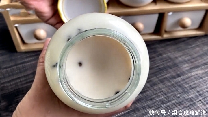  腥味|熬猪油时，不要直接上锅熬，多加一步，猪油雪白，还没有腥味