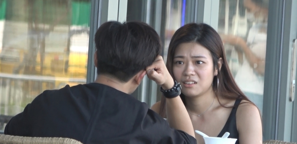 张柏芝|男星背着名媛女友与辣妹勾肩搭背好亲密,曾被传与张柏芝同返闺房