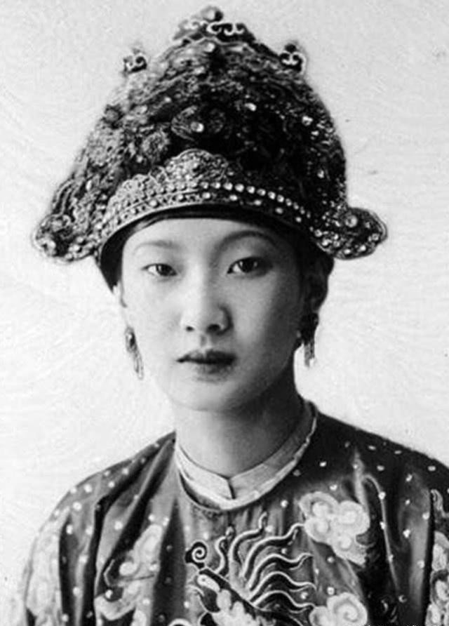  西方|她是越南最后一位皇后，长得倾国倾城，却带着怨气离开了人世
