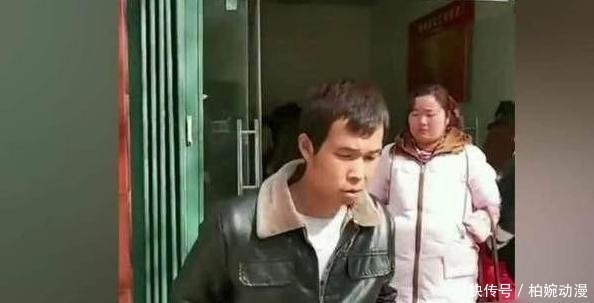 主人|主人第一次带猫坐车出去玩,它的反应哈哈哈