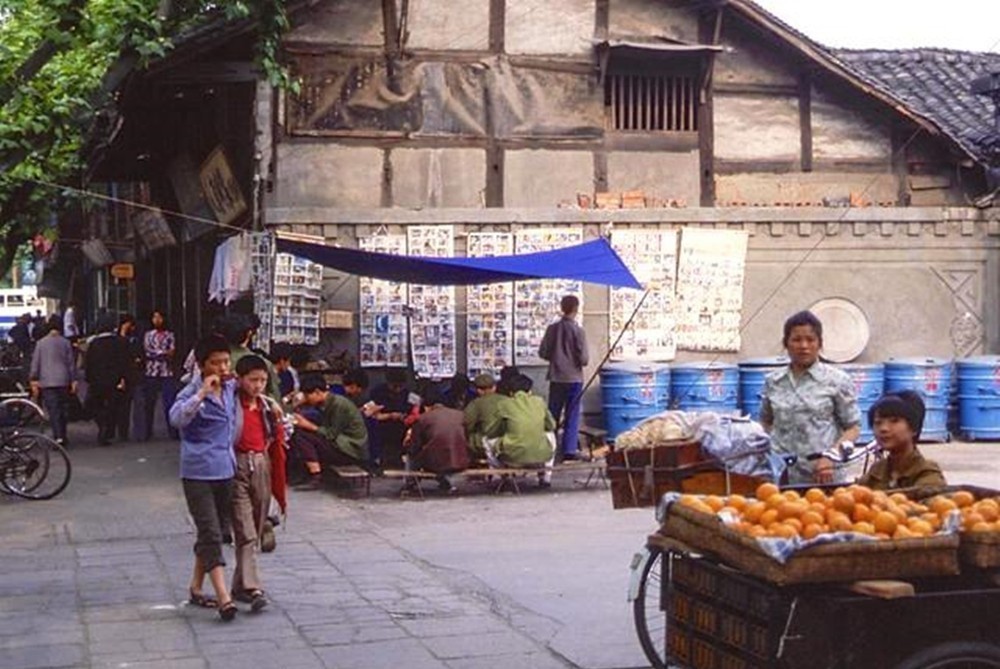 年代|老照片带你回忆80年代的淳朴岁月,这里有80后无忧无虑的童年