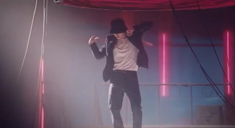 彰显|张艺兴生日公开招募练习生,放出豪言,一细节最能彰显决心