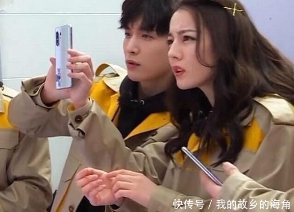  期节目|张艺兴发现线索抢走迪丽热巴的手机，热巴下意识反应太可爱