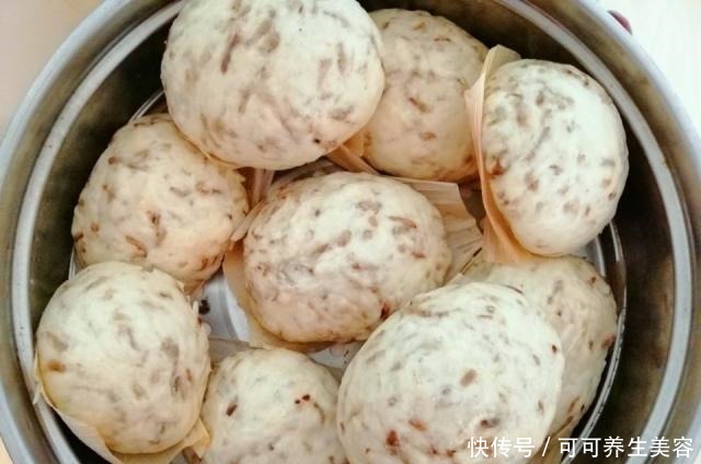 掀开|每年秋后,我家发面时都加“这一样”,掀开锅盖的那一刻,馋哭了