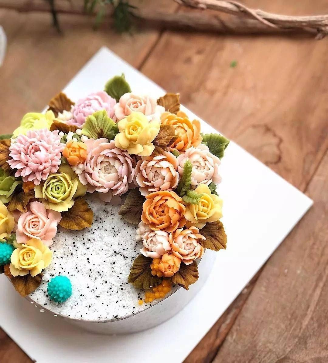 包袱蛋糕|脑洞太大韩国小姐姐晒神秘蛋糕,引百万粉丝每天催更太美了,每一张都让我流口水…