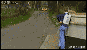  行人|镜头下: 那些不死也会被吓死的“惊险瞬间”