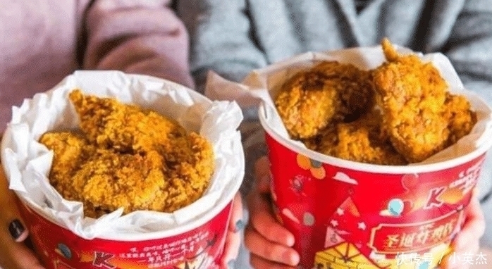 炸鸡|一只鸡就两条腿,肯德基鸡腿为啥能供应不断,看完养鸡场就明白了