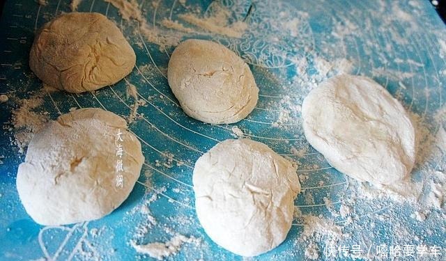 初二|初一饺子初二面，初三宅在家里烙合子，平平安安过大年