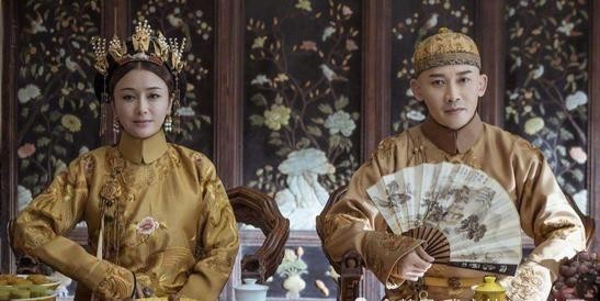 乾隆|乾隆禅位后,嘉庆皇帝当的舒心吗?没有实权,除了太上皇,还有一人专擅朝政