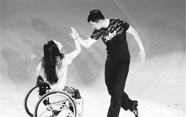  汶川|汶川地震失去双腿和女儿，丈夫出轨离婚，如今又顽强地“站”了起来