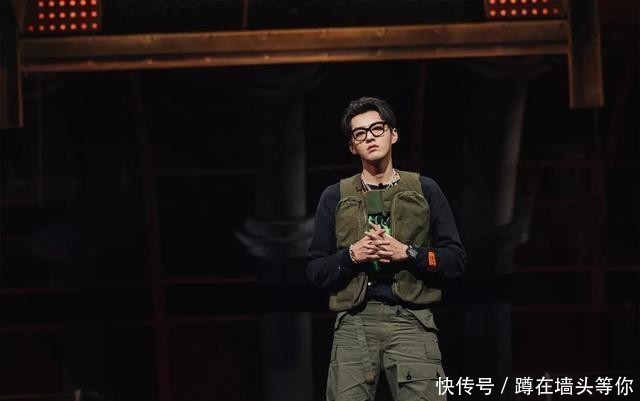 超越妹妹|看过五条人的穿搭后发现,原来人字拖才是全场最佳MVP