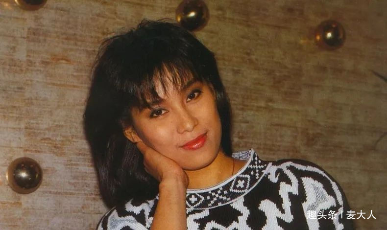  翁美玲|三哥苗侨伟杨盼盼帅、梅艳芳酷、翁美玲俏，他为何选择戚美珍