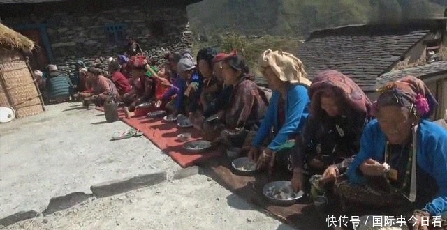 米饭|尼泊尔农村大型酒席,场面壮观,只吃一个菜咖喱羊肉配米饭