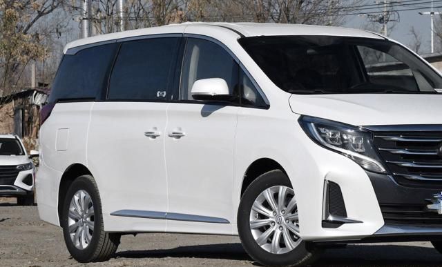  侧门|GM8大师版发力，舒适如坐高铁，长5米1+电侧门+双天窗，不足24万