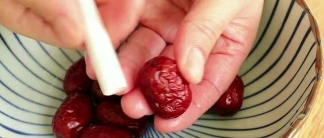 美食|糯米粉这样做太好吃了,不用揉面,筷子一搅,连吃10天也不腻