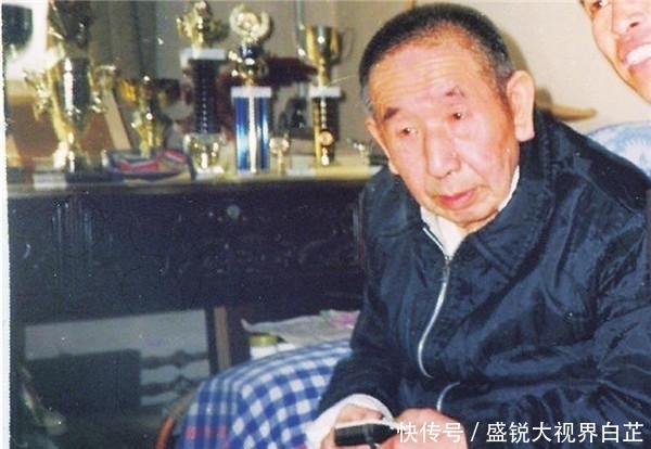 端木蕻良|民国四大才女之一 , 一生情途多舛, 曾被三个男人伤害