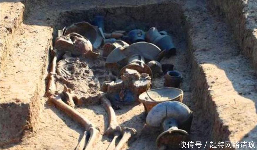  中国|伊拉克挖出几个破罐子，轰动世界，专家称中国历史可能会被改写