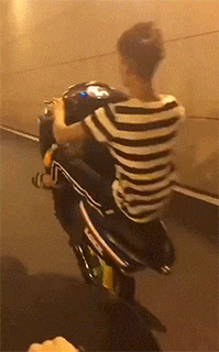 GIF|搞笑GIF:孩子,要不要考虑一下加入体操队啊