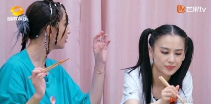 郑希怡|李斯丹妮组互帮互助,宁静组却成了宫斗剧,黄圣依强势郑希怡吃亏