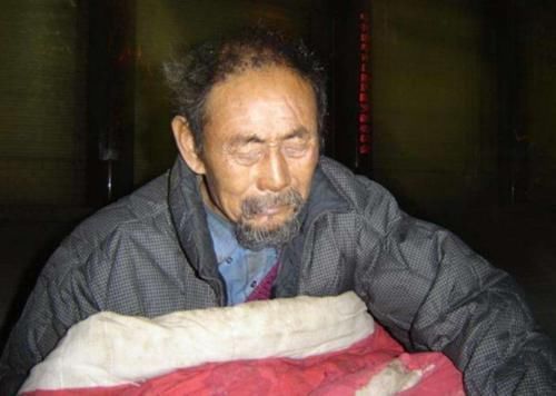 儿女|农村的“假孝顺”风气蔓延，很多子女中招，老人只能偷偷抹泪