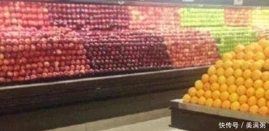 老板|老板强迫症，硬把水果摆成这样，服务员叫苦，顾客却夸舒服