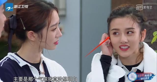 节目中|《奔跑吧》孟美岐和宋祖儿落水卸妆,网友演员和女团差别太大