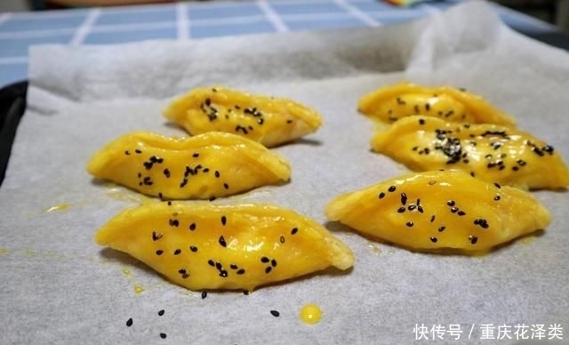  搭配|不用揉面不用醒，简单几步做芒果派，搭配芒果汁味道比买的还好吃