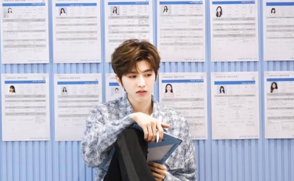  导师|其他导师都专注于学员信息，唯独蔡徐坤不一样，来优等生的自觉