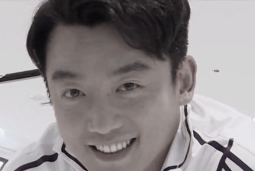  表情|蔡徐坤撕掉郑恺名牌时，郭麒麟表情出人意料，还说你们没剧本