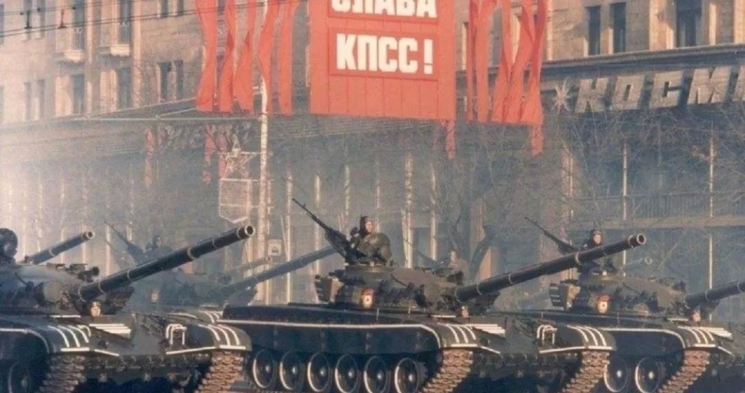 二战|二战初期苏联每个月减少60万人，为何后期人越打越多，人从哪儿弄的？