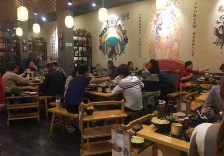 小时|6名壮汉去吃火锅,吃了4个小时,才花了93元,老板娘欲哭无泪