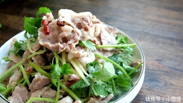 羊肉片|新学了个羊肉的做法,简单易做,鲜嫩美味,全家都说好!
