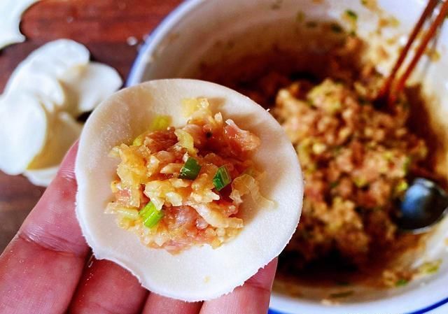 正确|萝卜饺子,做的时候有人焯水有人直接包,都不对!这样才正确