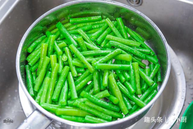 特别|长豆角这么做,不仅省油,还特别的入味,出锅香味扑鼻,真不错