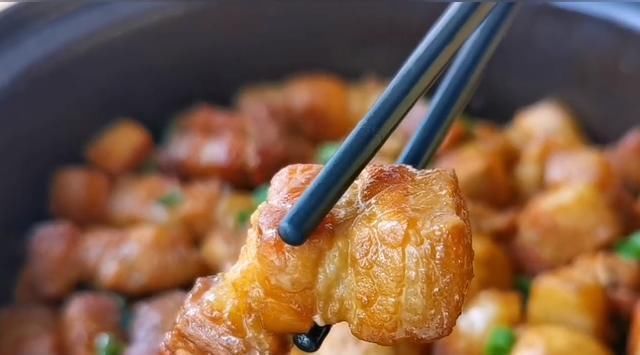 从不|我家五花肉从不红烧,加一块豆腐,不加油不加水,上桌瞬间被扫光