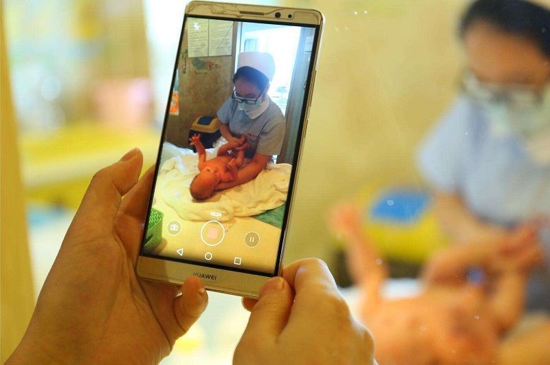 举动|3个月宝宝吐奶窒息,宝妈直接崩溃!别因你的小举动酿成“悲剧”