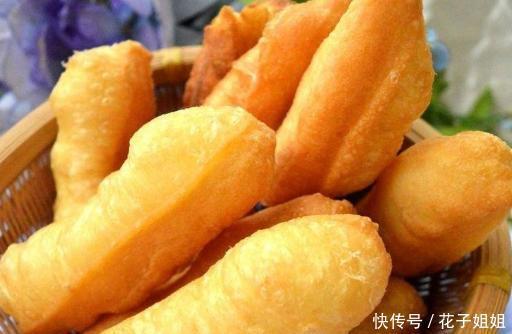 简单|教你炸油条的新方法,15分钟完成全家早餐,简单美味