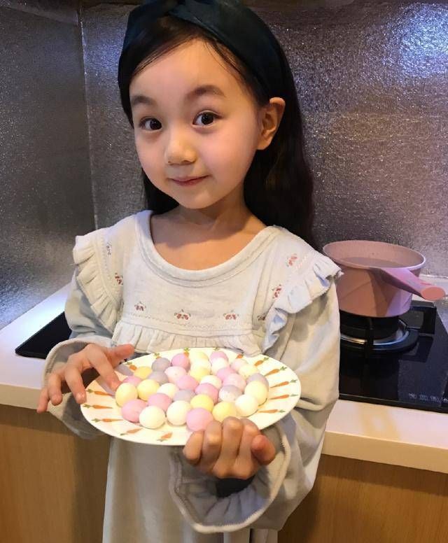 女孩|小山竹很少晒太阳7岁时,他会做美味的食物,长大后成为一个大女孩
